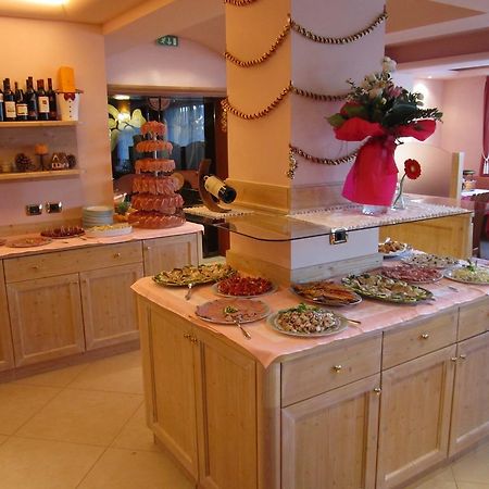 פולגריה Hotel Rosalpina מראה חיצוני תמונה