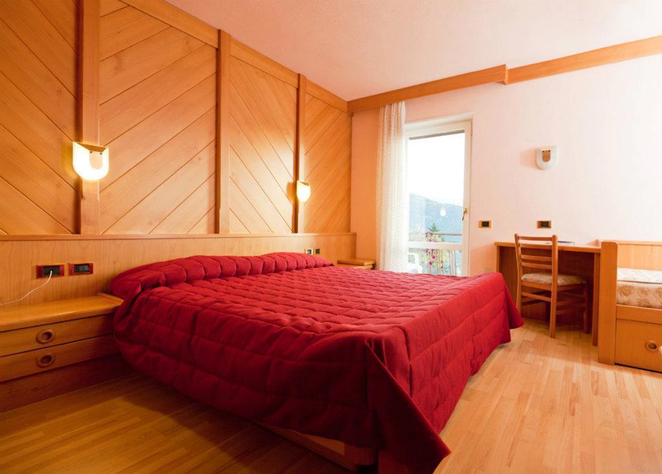 פולגריה Hotel Rosalpina מראה חיצוני תמונה