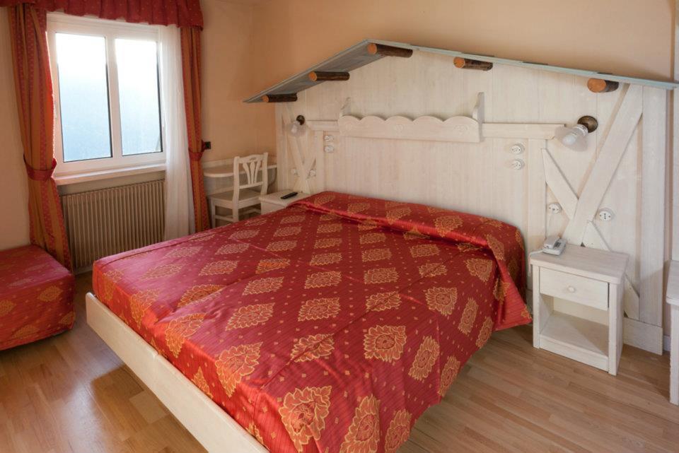פולגריה Hotel Rosalpina מראה חיצוני תמונה