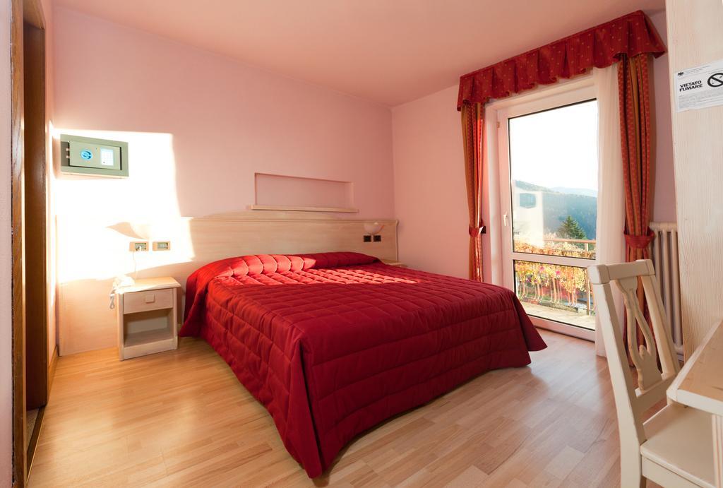 פולגריה Hotel Rosalpina מראה חיצוני תמונה