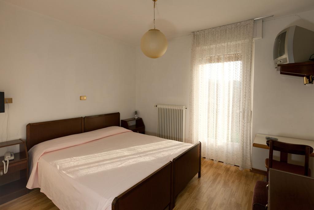 פולגריה Hotel Rosalpina מראה חיצוני תמונה