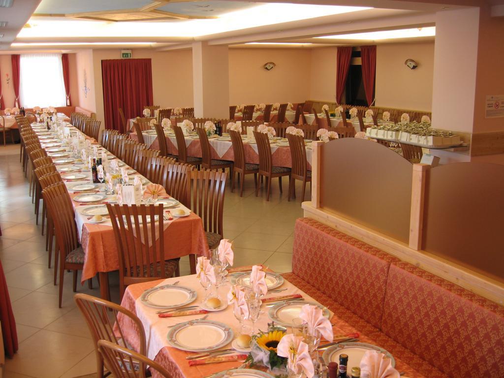 פולגריה Hotel Rosalpina מראה חיצוני תמונה
